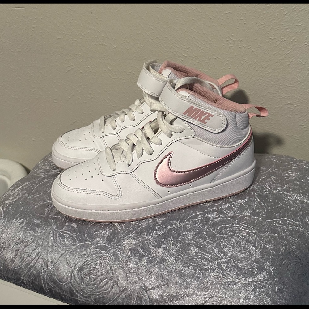 Nike size 4.5 Youth Women 6 white and pink with black swish